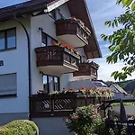ゲストハウス Gaestehaus Regina ルーラ
