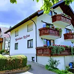 Gaestehaus Regina ゲストハウス 4*