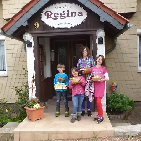 Gaestehaus Regina Pensión 4*