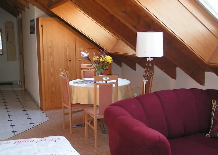 ゲストハウス Gaestehaus Regina ルーラ